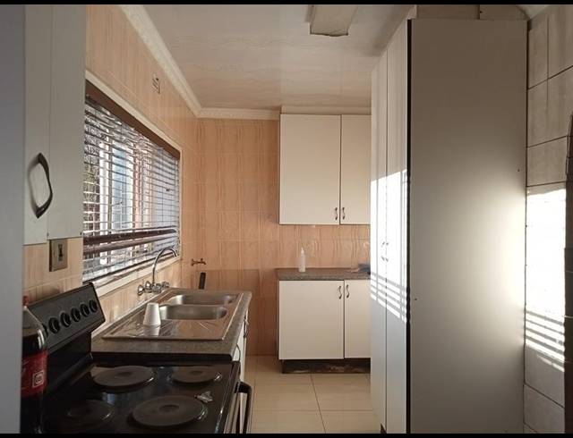 2 BEDROOM HOUSE FOR SALE IN VANDERBIJLPARK CW 6